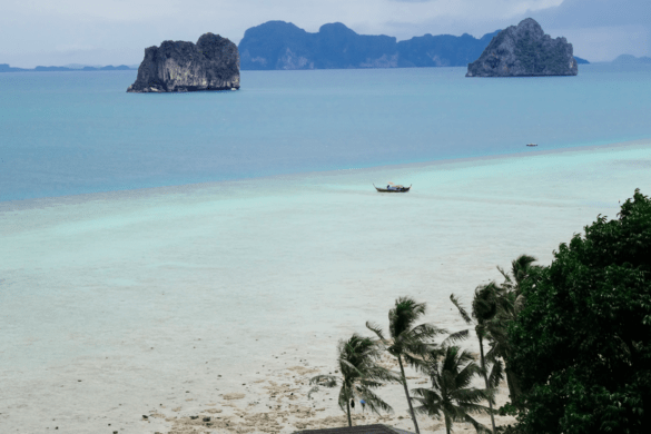 https://www.instagram.com/enila_thailandlife_/