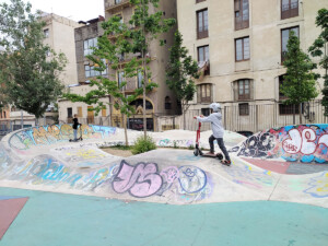 skate parc barcelone enfant