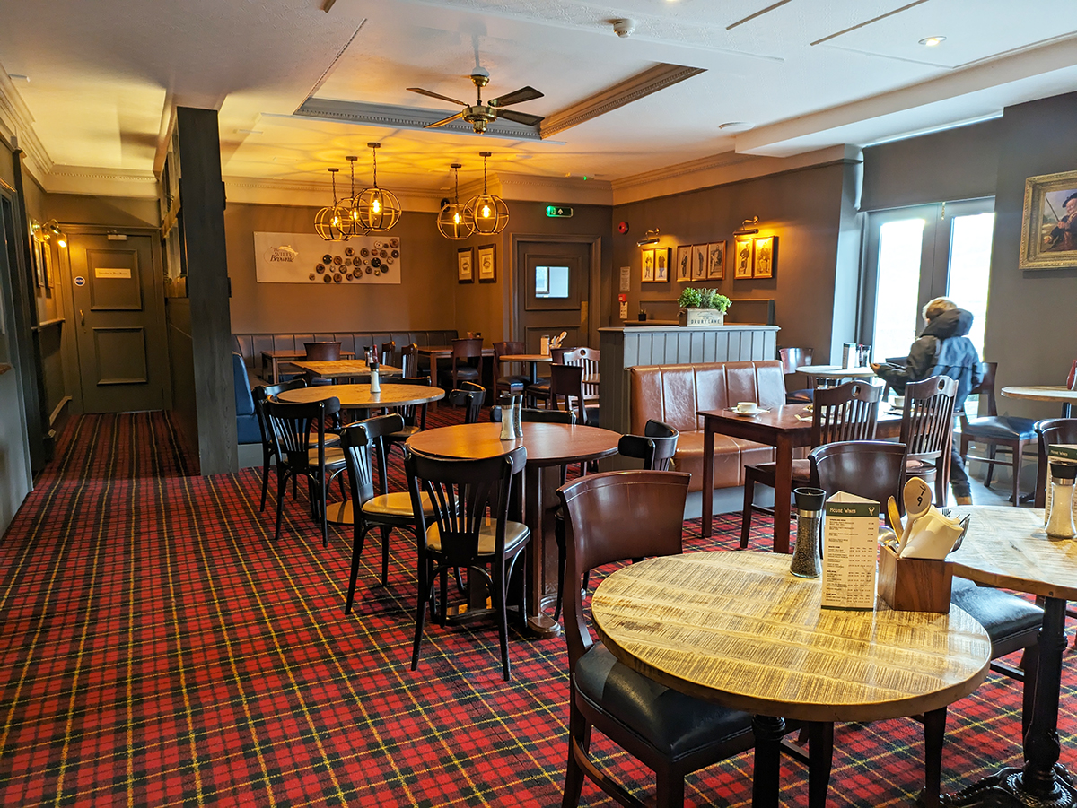 Loch Rannoch Highland Club pub