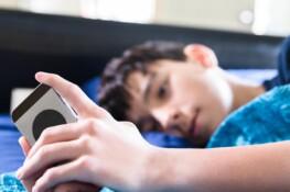 smartphone ado