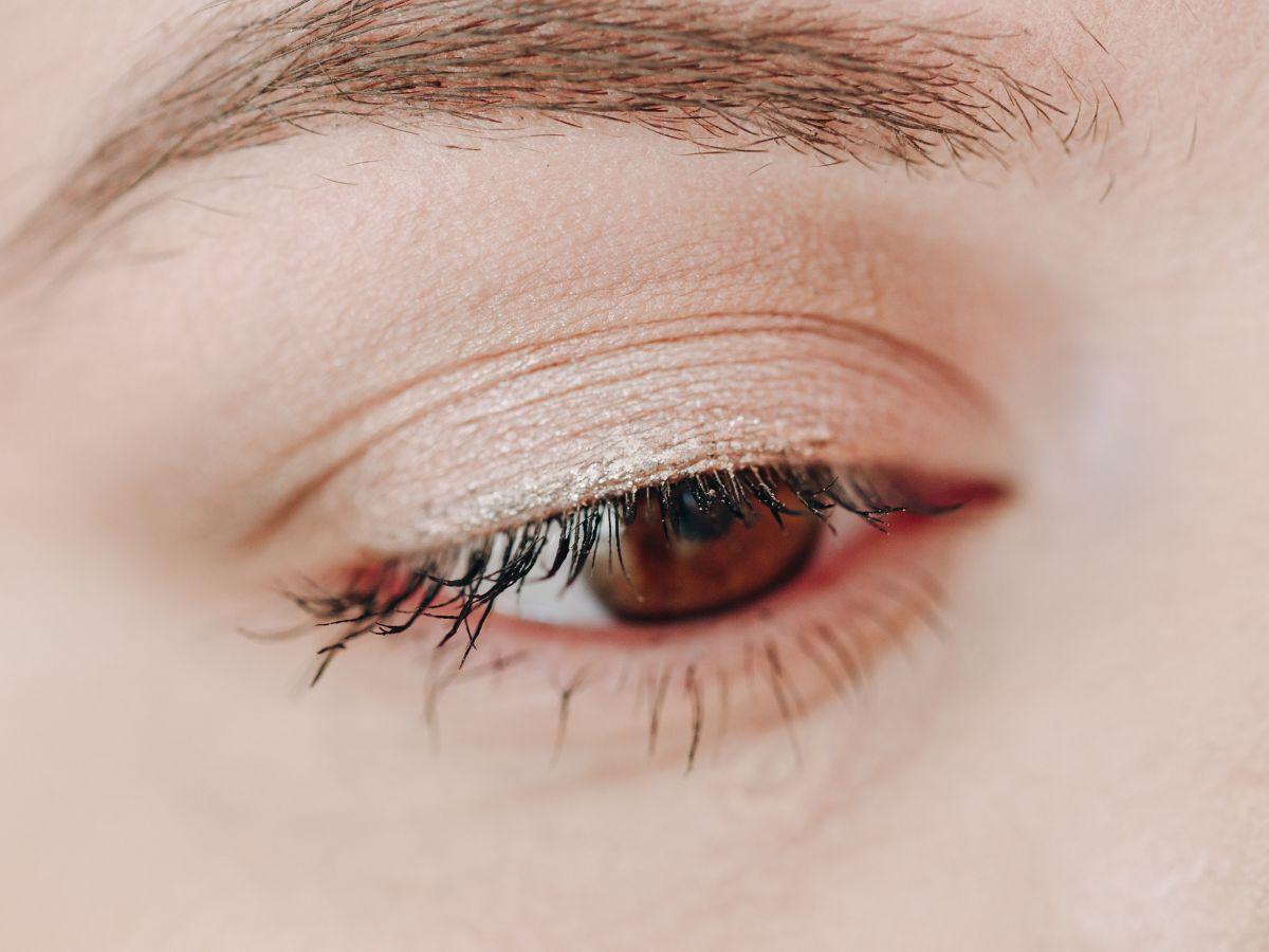 soin contour des yeux